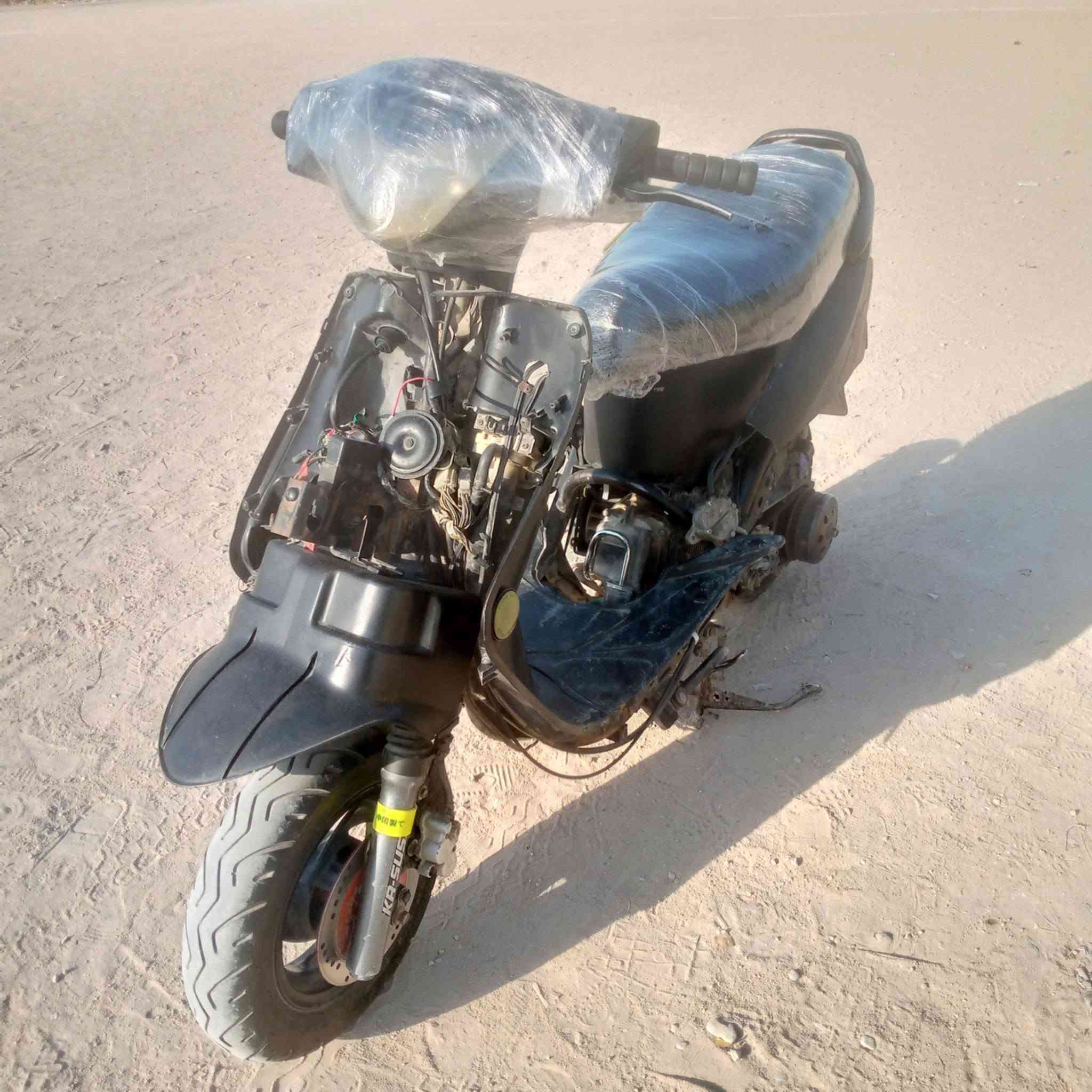السلام عليكم دراجة كامكو جي فور مستعجل علا بيعتها محركها نضيف مابي تنقيص ولا تبخير زوج دبلات جدد تايرات زينه هورن اشاير خلفيه شغالات جك نص وصفح ثنينهن بيها دراجه محركها نضيف عاوزها كفر امامي مابيها  سعرها 180  العنوان نجف حي العسكري  ***********
