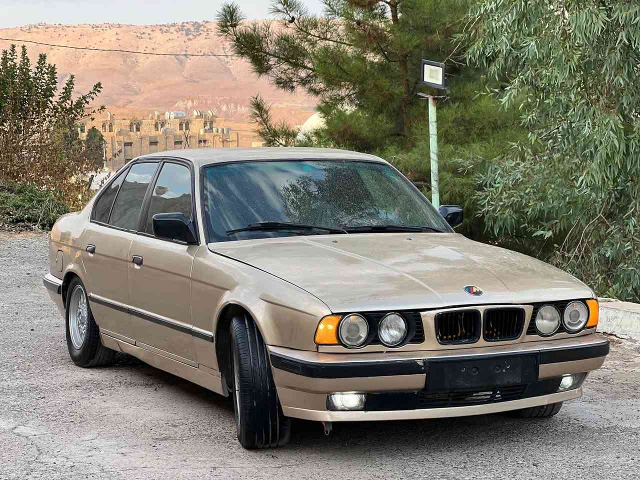 بي ام دبليو 525 • جير عادي • تايرات جديدة