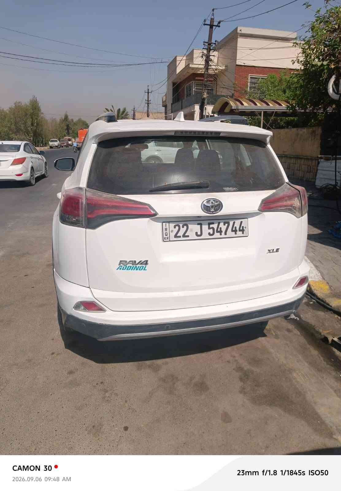 السلام عليكم للبيع تيوتا راف فور RAV 4
موديل 2018 مواصفات XLE يعني لمتدد 
حادث مال امريكا جاملغ جه السايق والبنيد 
رقم اربيل سنويه مجدده
وبل عراق صار بيها جاملغين الخلفيات صبغ بدون
اي دواخل ودعاميات مصبوغات ثنينهن السياره عليها تخم 
تاير جديد السياره جاهزه تراي وين ميعجبك اكفلك السياره من 
اللغود والشواصي والدواخل 
 غير متواجد عل فيس اتصال فقط 
***********
السعر 140 وبيها مجال شي قليل 
العنوان بغداد الأمين
