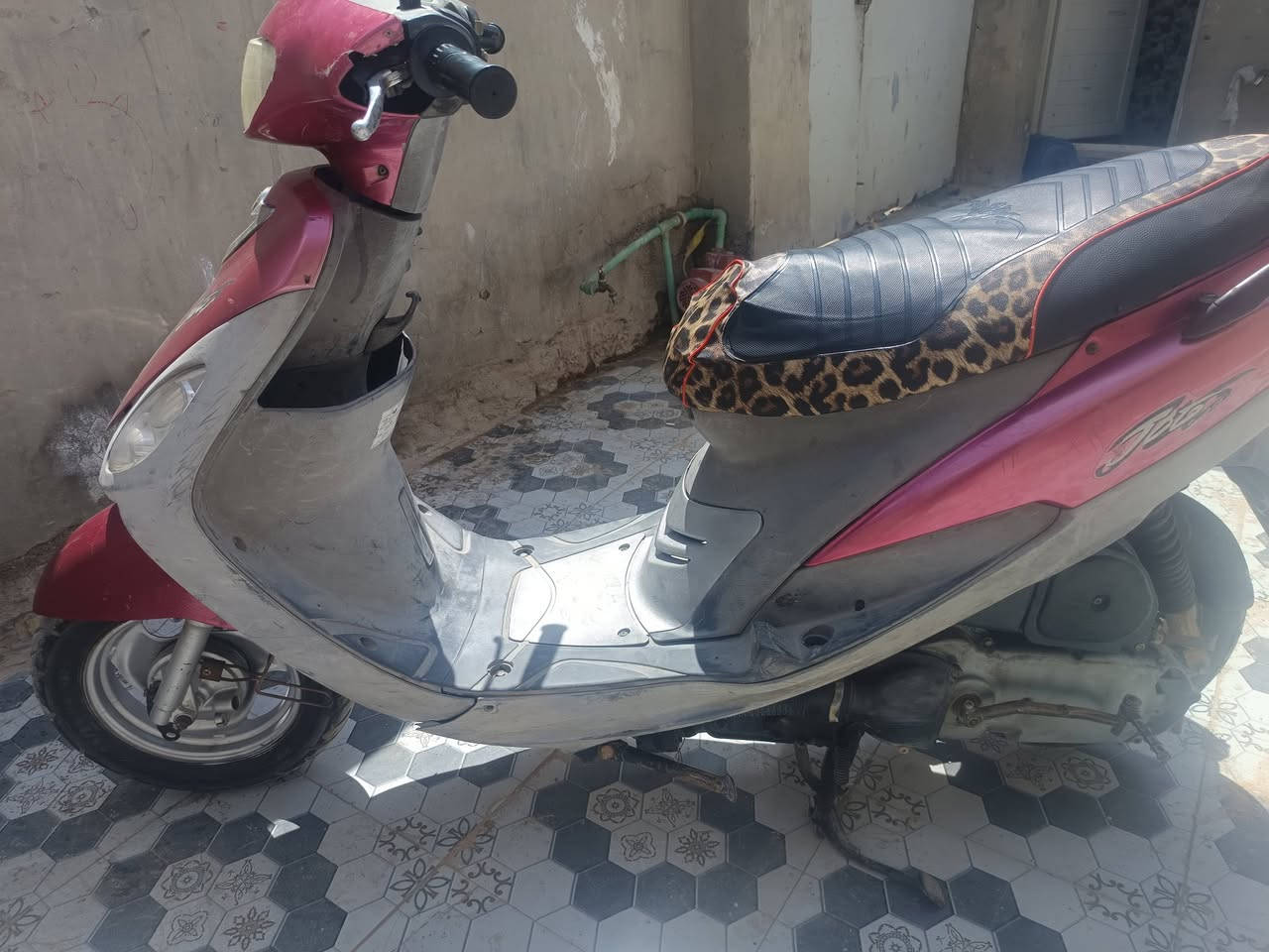 سلام عليكم ماكس منغوالي نضافه فول وبعد احله من التصوير وضايفين عليها بعد بس ما موجودات بتصوير ملاحه فوب صوت خرسه عوزها تلحيضات نحجيها علا الخاص السعر 450  للتصال، ***********@
