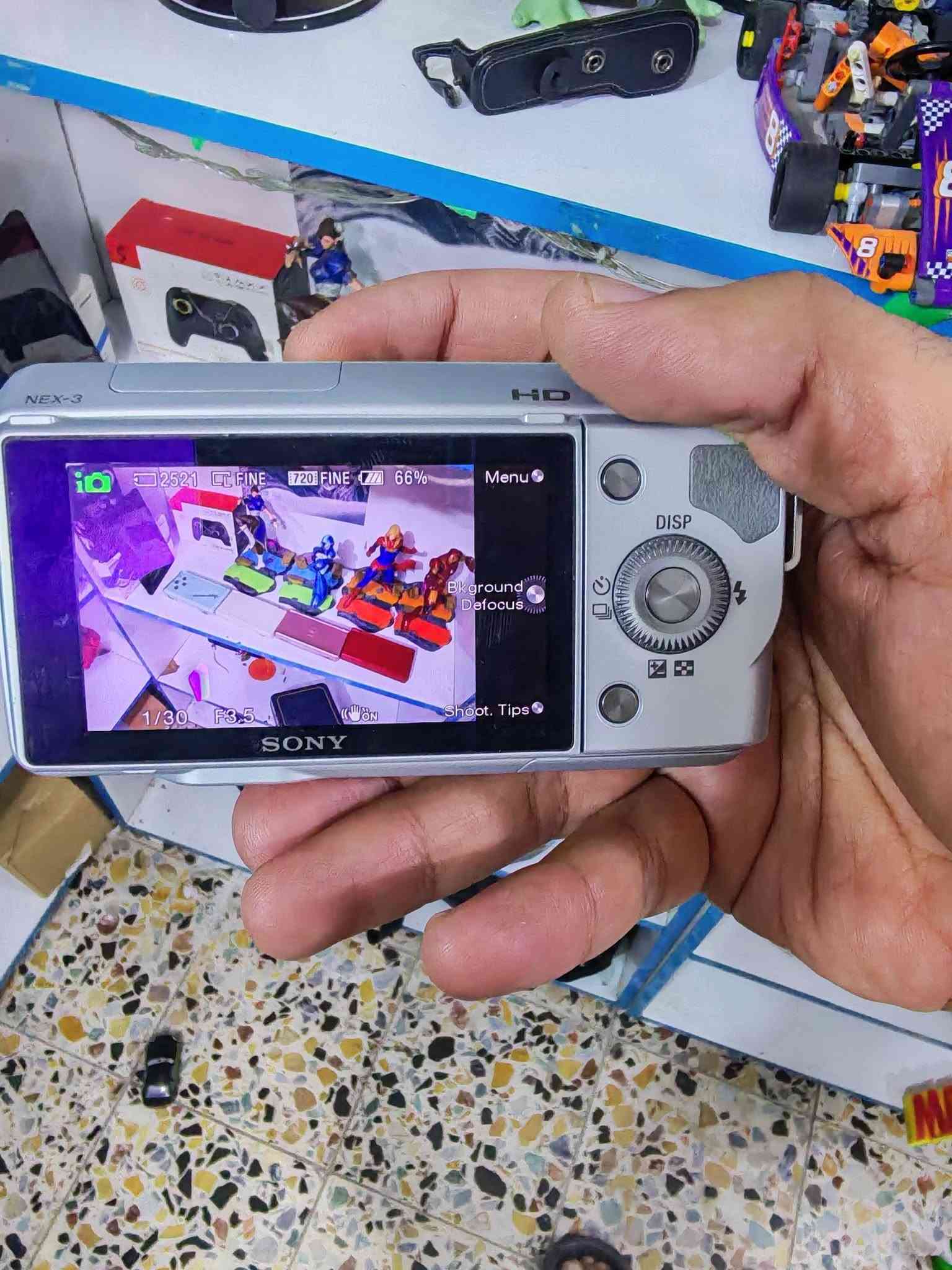 Sony 
Nex3
18.55
رام وشاحن وبطاريه اصليه 
فلاش اصلي
كراب  جلد
