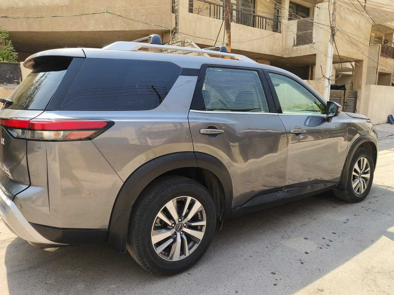 السلام عليكم للبيع او المراوس
Nissan Pathfinder 2023  SL 4WD

عداد المسافة 24500 mile 

السعر 250$
 مرقمة بغداد 
المواصفات 

بصمة تشغيل

بصمة ابواب

تشغيل عن بعد(Remote Start) 

صندوق شفط كهربائي 

كاميرات محيطية 360°

السيارة دفع رباعي AWD

رادار امامي (تحديد مسار)

رادار جانبي (نقاط عمياء)

رادار خلفي (تحذير من الاصطدام)

حساسات امامية+ خلفية

كشنات جلد

كشنات تدفئة 

تبريد قطعتين لمس
تبريد للمقاعد الاخيرة 
بردات خلفية 

تحكم وضعيات القيادة...Drive Modes 

اوتو ستارت Auto Start 

اوتو ستوب Auto Stop

شفتات استيرن 

هيتر استيرن

Apple Car Play

Android Auto 

هاند بريك بصمة

اوتو هولد Auto Hold

مانع انزلاق+ABS

شاشة كبيرة لمس+كاميرا

منافذ AUX+USB

*********** بغداد, العراق
