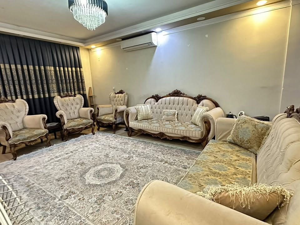 تخم عشر نفرات
ماخذه ب ٢٠ ورقة 
رايده مليون و ميتين
***********
كراده داخل
