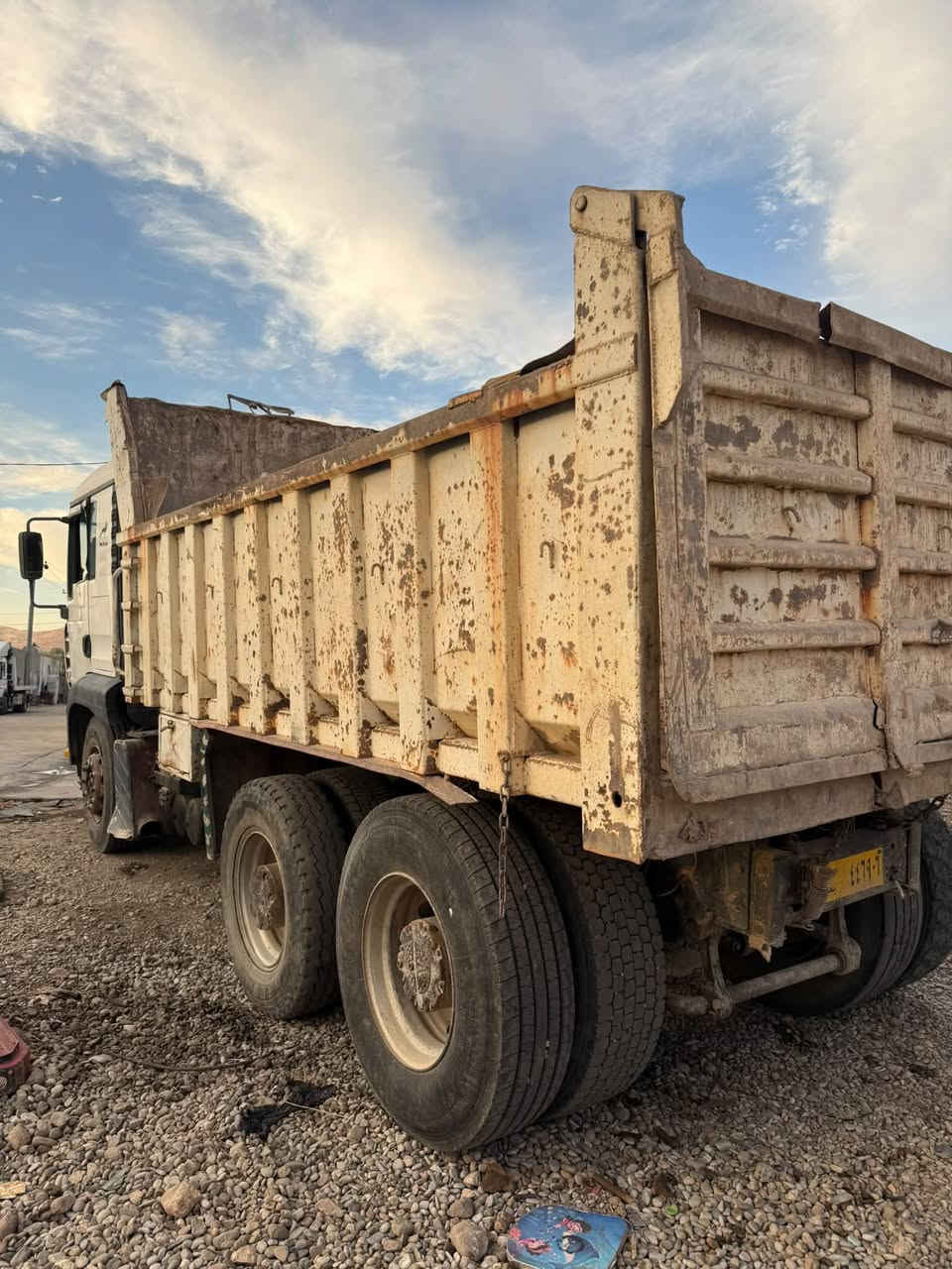 ئەم گەڵابەیە بۆ فرۆشتن
مۆدیل ٢٠٠٢ ە
گێڕ و مکینە و اکسلی بەشەرت
حجمی مکیمە ٤١٠ یە
مجموعەی ماز
ارمی پلاستیکی سلیمانیە 
شوێن : دەربەندیخان
(***********)

