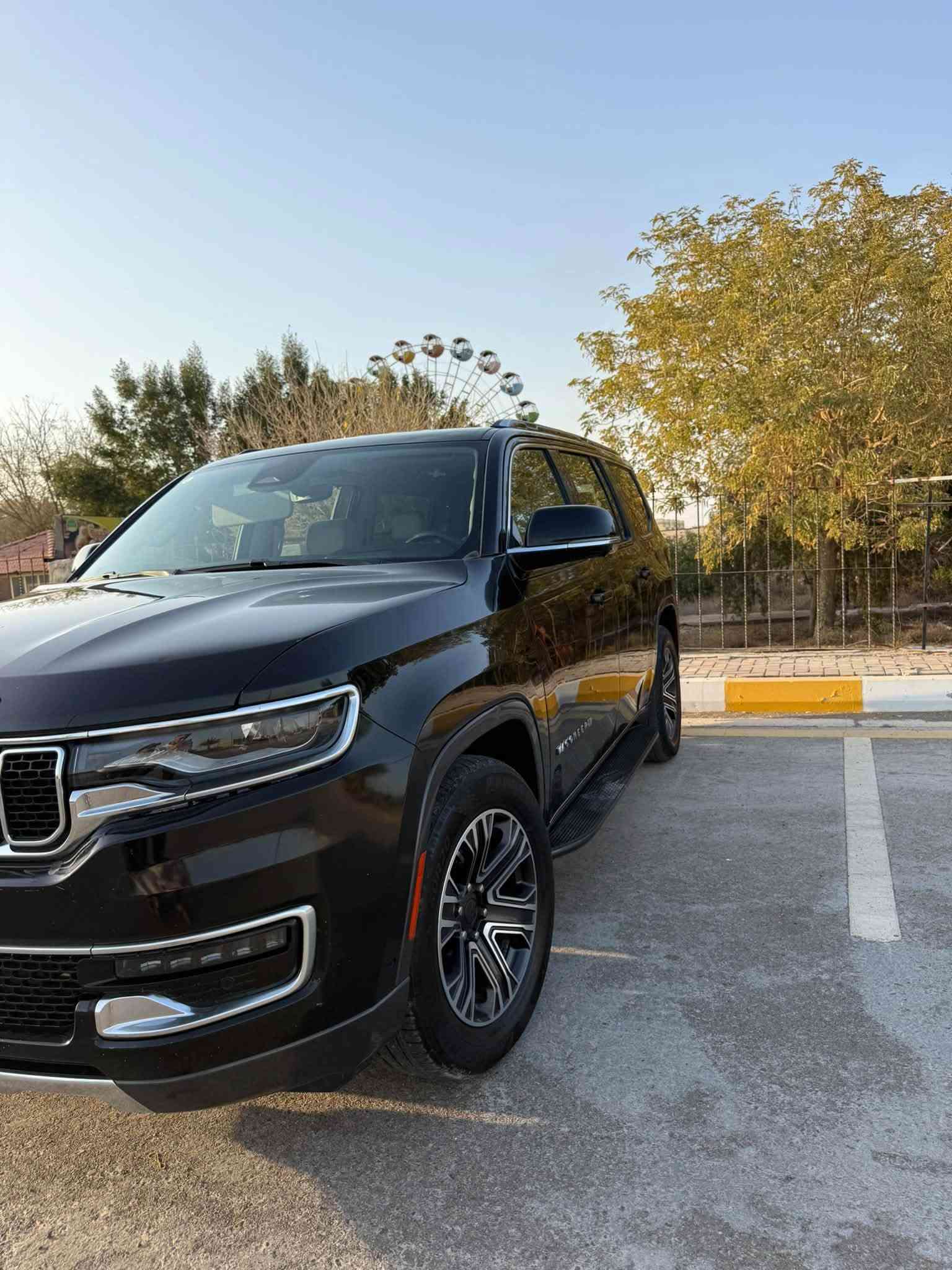 السلام عليكم
للبيع او مرواس حسب القناعه  
جيب واكنير 2022 JEEP WAGONEER, SERIES III
موصفات 
5كامرات
جكات 
فور ويل 
3 شاشات بلدشبول
الكشنات الاماميه تبريد وتدفئه
الكشنات الخلفي كهرباء وتدفئه 
استرين تدفئه بعد كومه مواصفات 
مكينه المرغوب 5700
حادثه بسيط بنيد مبدل بلادي وجاملغ بلادي بدون صبغ 
رقم بغداد باسمي تحويل مباشر 
اي استفسار حاضر 
***********

