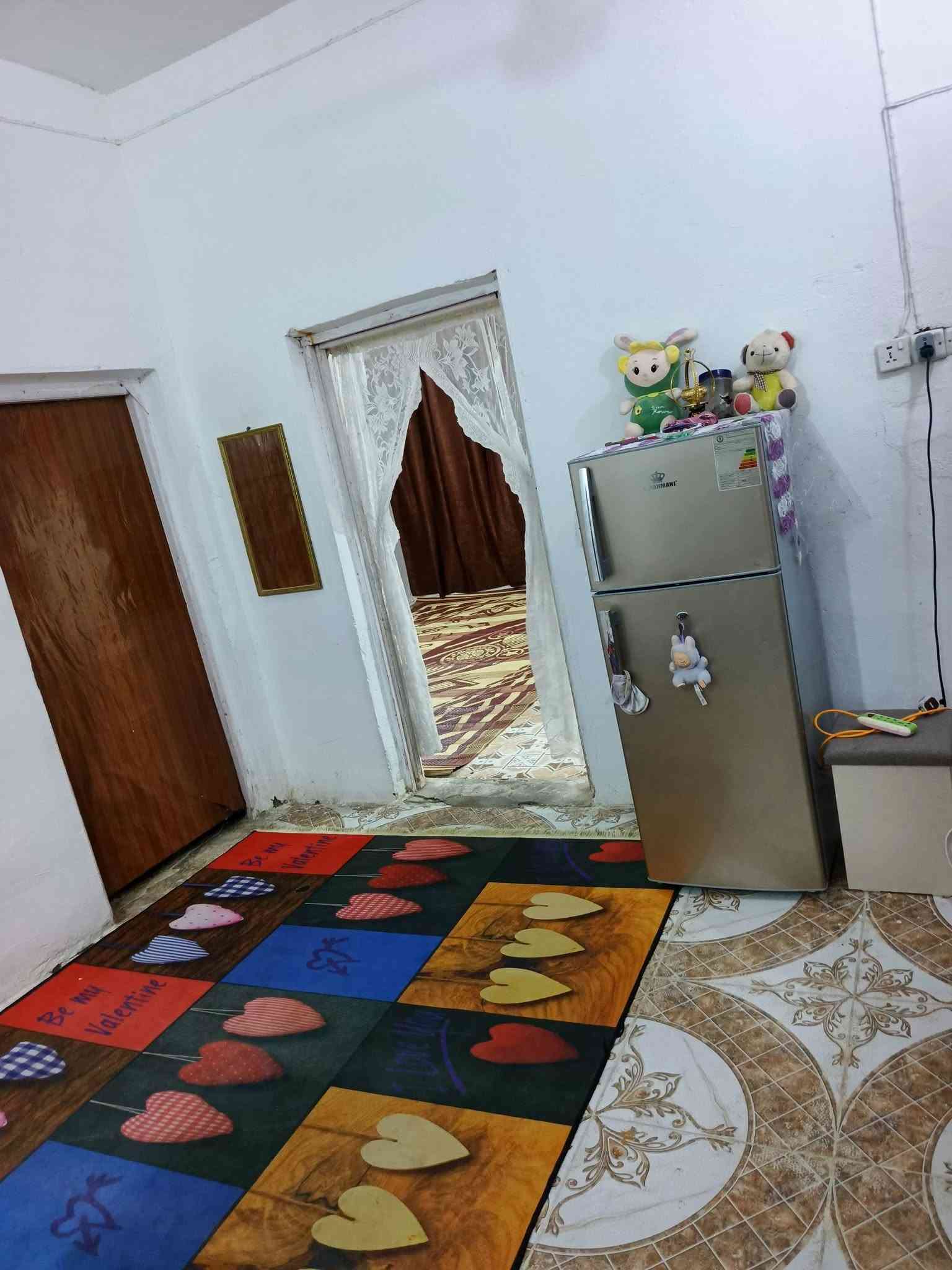 ياالله
سلام عليكم
البيت البيع طابو صرف
مساحه ((200)) متر بناء تكاد
الماجديه سيد جميل قرب شارع ٢٠
يحتوي على استقبال وصاله ومطبخ
وثلاث غرف نوم صحيات داخليه صحيات خارجيه
استفسار اتصل ((***********)) ((, ***********))
