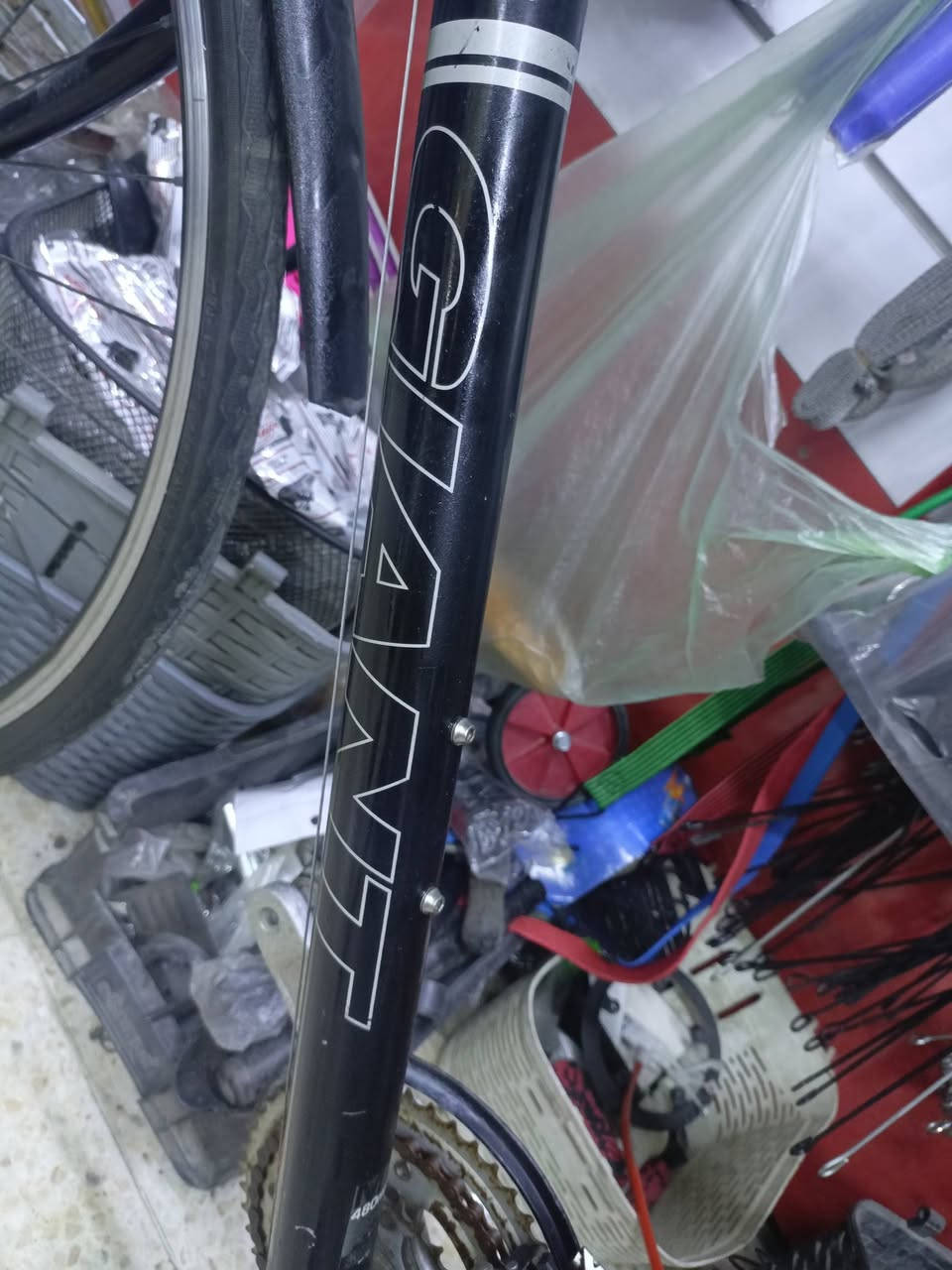 السلام عليكم😊 وينهم عشاق جاينت
متاح دراجة ماركة جاينت غنية عن التعريف 🥰🚴

معدن الدراجة// المنيوم بالكامل 😊💪

حجم الفريم // M ميديم

عدد السرع // 3*8💪😍

نظافة فريم ٩٥*١٠٠ 🤩🥰
السعر 140 الف وبيها مجال ☺️🤗
عنوان الصليخ
رقمي ***********
