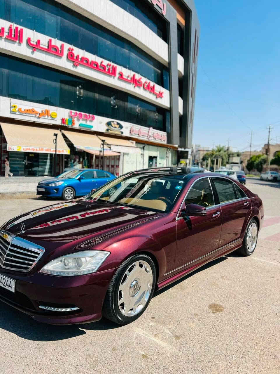 السلام عليكم..
مرسيدس 2010/  S550
فول موصفات..
للبيع او المراوس ...
الضرر قطعتين..
مكاني موصل الايسر ....
للاستفار الاتصال ..
***********
