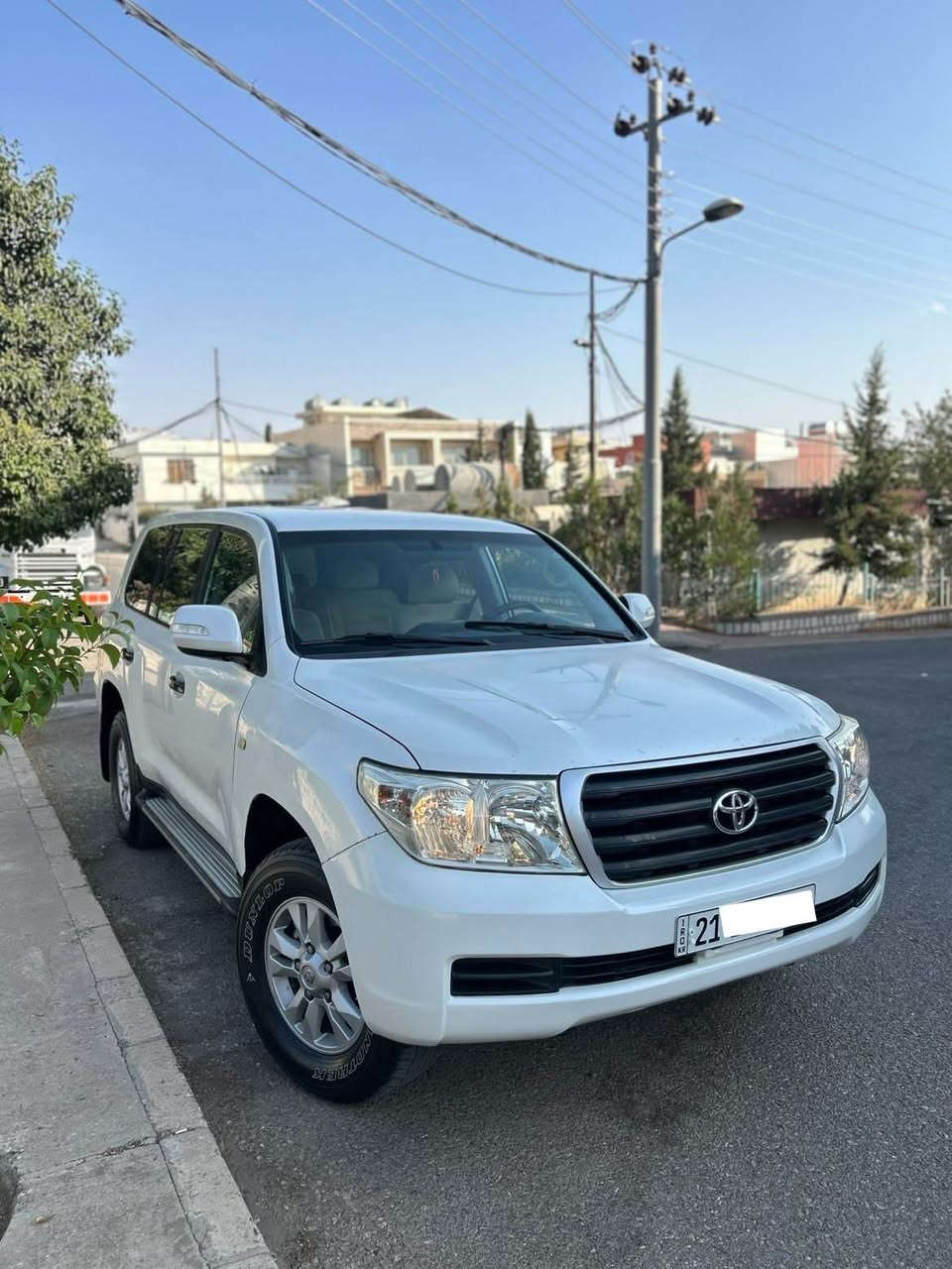 Toyota Land Cruiser 2009 G9 245$ 
وەنەوشەی ٢٠٠٩ ی مواسەفات G سپی سەدەفی 
بەسمە و گێڕ ئۆتۆماتیک و هۆک و سەلاجەیە حاسەیە تەبرید مەرکەزی 
نرخ: ٢٤٥$ معامەلەیەکی کەم تەنها فرۆشتن گۆڕینەوە ناکەم 
٤ تایەی لۆکی لەژێرە 
ڕەسمی سۆنەری دانراوە 
گێڕ و مەکینەی بێ عەیبە 
سەنەوی و ژینگەی تازەیە تا ٢٠٣١ بەناوی خۆمانەوەیە 
سلێمانی - ناوشار
ژمارەی خاوەنی *********** السليمانية, العراق
