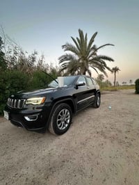 للبيع جيب كراند شيروكي فوللللل للأخير حادثه دعاميه فقط وشويه بارد بل ب...
