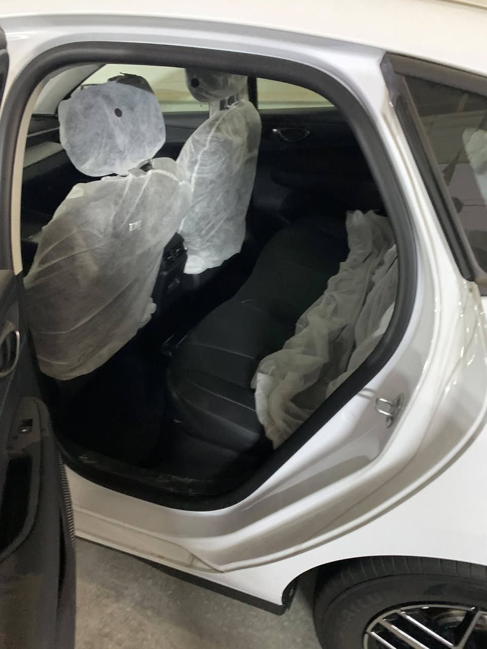 سيل 05  2026 بطارية 210 🔋 BYD

سيل 05  2026 زيرو )) 💎 
گير تعليگ   -  مري شفط  -  بطارية جبيرة 210 
مدخلين شحن  - فتحة سقف 🕳️  
كرسي كهرباء⚡️ -  مسند خلفي - قطعتين تبريد 
.
((500 /26 الف ))   🔥  داخل   زيتوني 
.
بغداد 
*********** (( واتس )
