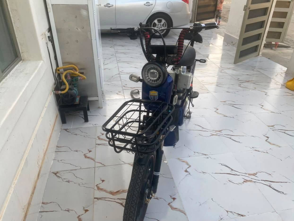 3پاسکیل شەحن چوارباتری لۆک چوار سەعات شەحنی ناوێ  چوار گێر بەشەرت بێ عەیبی کەلار ***********
