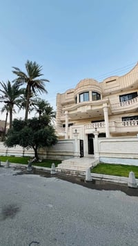 زيونة محلة 710 • ٦٠٠م • ١١ غرفة ماستر