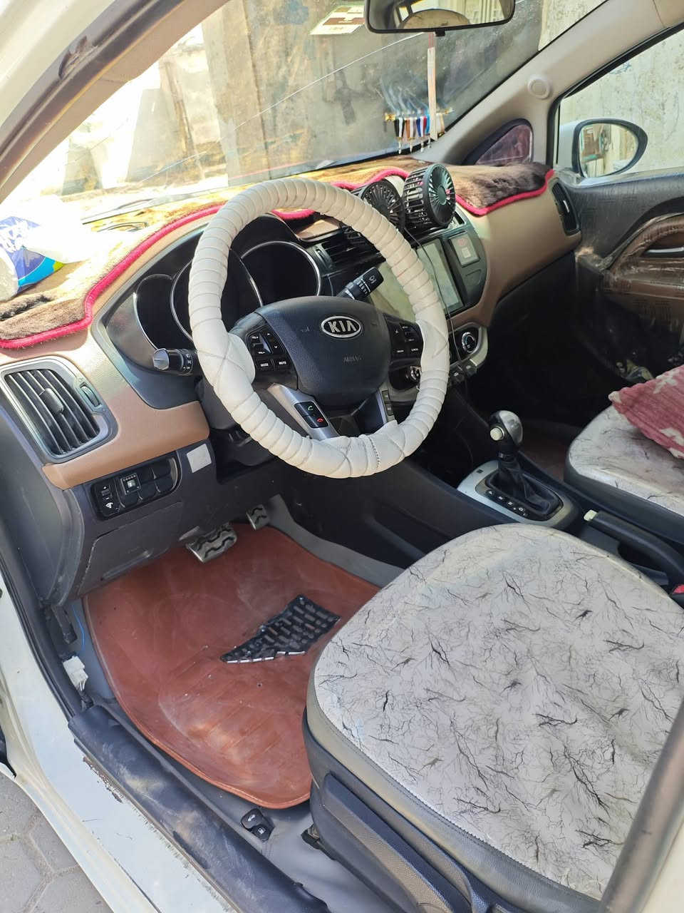 سلام عليكم كيه ريو مديل 13
سياره جاهزا
 حداديه جديده 
تخم تاير 
زنون 
تبريد شغال 
منضومت غاز بيها 
السعر 75 مكاني نجف 
او مراوس حسب القناعه 
الرقم ***********
