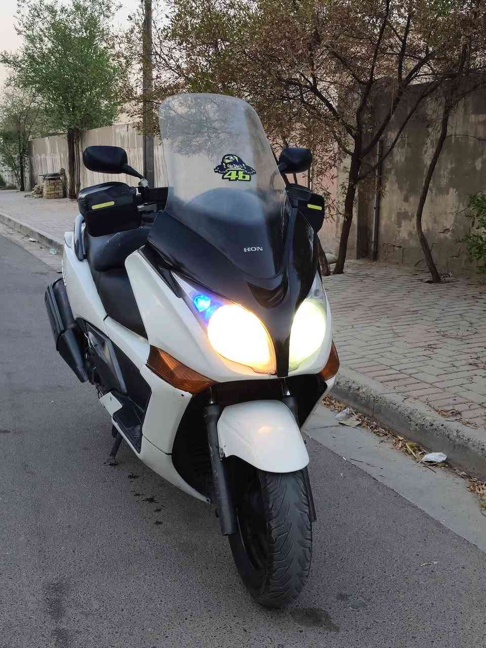 سلام عليكم للبيع او مراوس .   سلفر ونج جيتي مكينه 600 اوفر اي بي اس مكينه كفاله عامه برغي مامفتوح شرط نعومه فول شلعه معدل خير من الله كلها شغاله كفرات بلادي بدون صبغ نضافه 80بل ميه دراجه ناشفه لا نضوح ولا حماوه ولا دخان مكفوله سعر 14 بيها مجال شراي خادم بغداد زعفرانيه ***********
