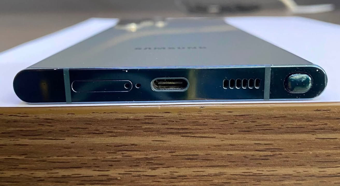 السلام عليكم 
Galaxy S22 Ulra
السعر 550الف وبي مجال
بغداد البياع
***********
