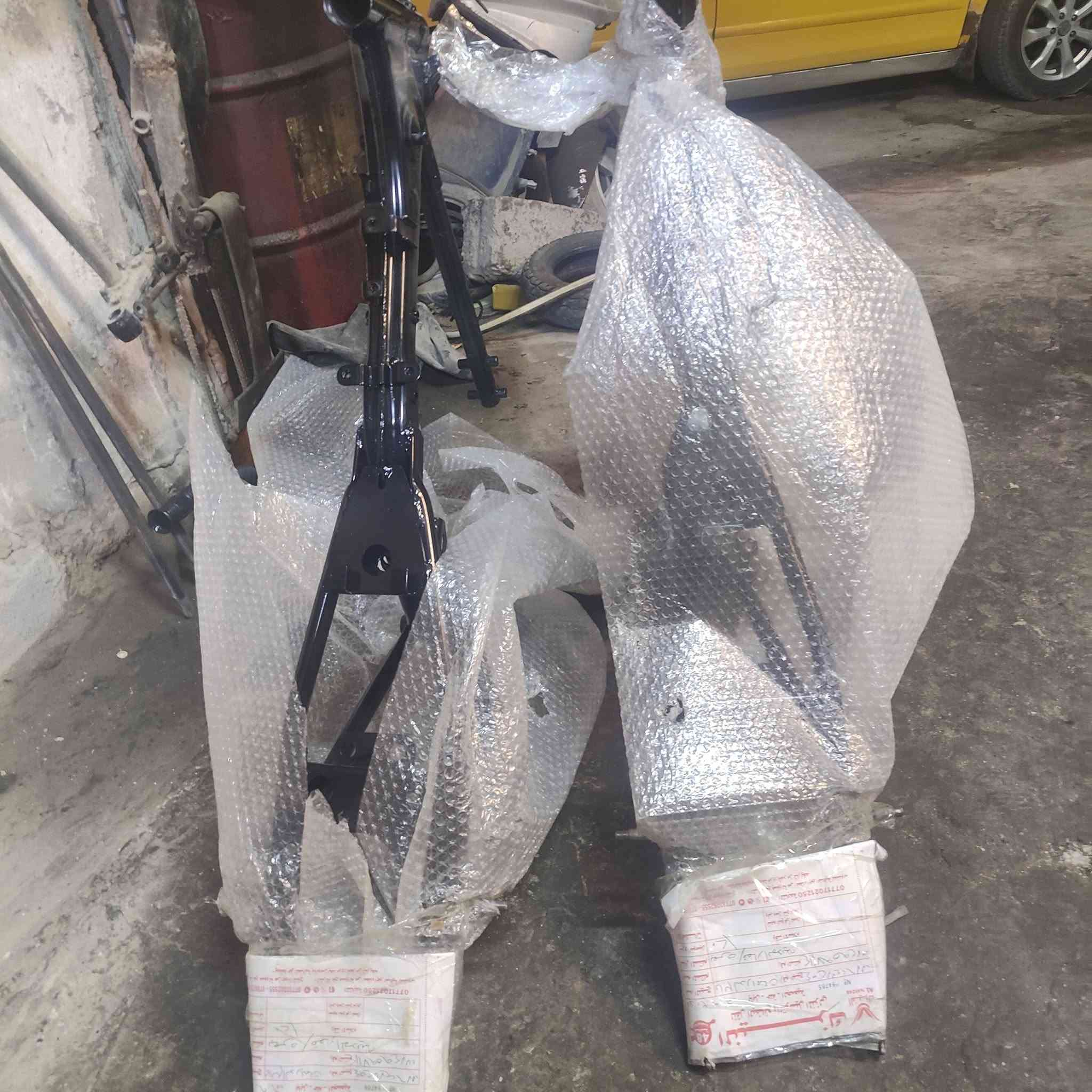 سلام عليكم شباب شاصي اوراق سكنر شاصي زيرو برغي ما مشدود علي شاصي نضيف فول سعر خاص مكاني قضاء المدينه ***********
