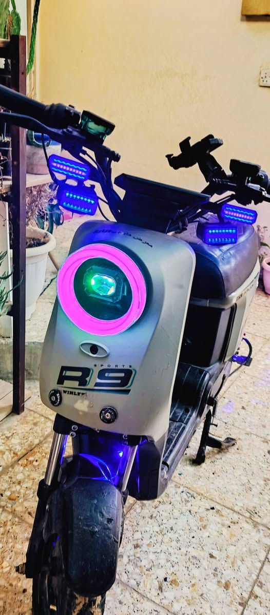 R9 • خمس بطاريات • بطاريات منفوخة