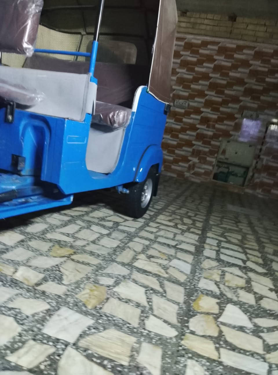 سلام عليكم تكتك ل بيع موديل 20 كفاله عامة بس دوس رقم و وراق صولي تكتك بسمي معمرة  رقم ***********
