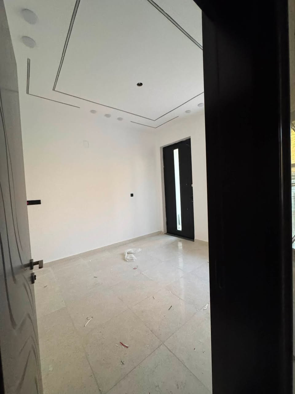 دار للبيع 🏠 
المساحه 70 م
الوجه 6/50
مدخلين 
صالة ومطبخ 
وخدمات 2
وثلاث غرف نوم 🛌 
العنوان الرسالة الثالثة قرب جامع حذيفة 
الاستفسار *********** ☎️
