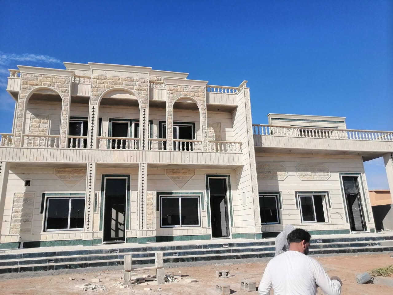 يوجد كادر حجر حلان بسعر مناسب شغل شرط هندسه من يرغب بل عمل يتصل عل خط و الخاص مفتوح ***********
