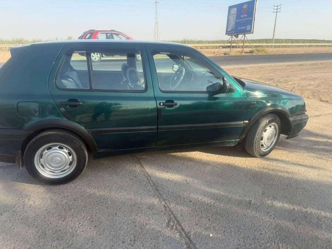 كولف موديل 96 مكينه وكير مكفلات رقم بغداد ملاحضه السياره جاهزه من كلشي مكان السياره واسط سعر 48 مجال بسيط السياره جده معنه كلام

***********
