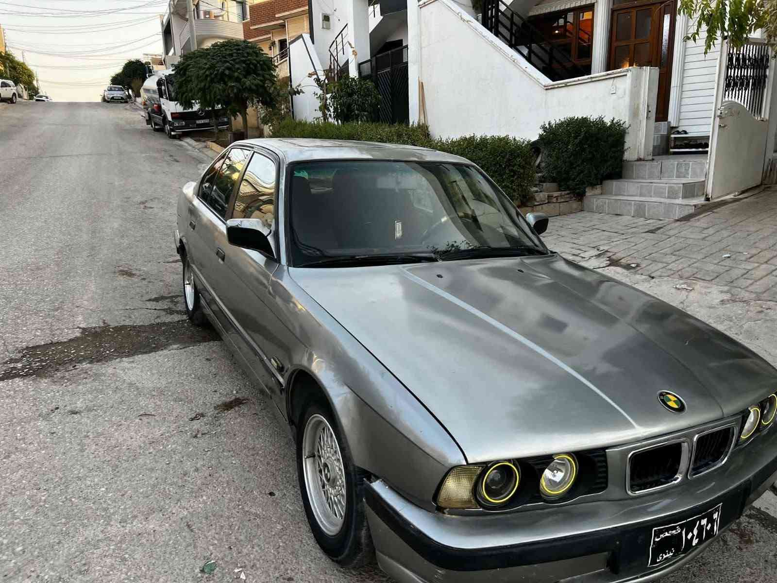 سڵاوی خواتان ل ێبێت 30گەڵاو مەعامەلە 525و ٸتۆماتێک ٸاڕم ڀلاستیک سڵێمانی ***********
سڵاوی خواتان لێبێت هاوڕێیان و ٸەزیزانم bmw 525 ٸتۆماتێک ٸاڕمی ڀلاستیک سڵێمانی گێڕ و مەکینەی تەقەو ڕەقەو کارەبای لایت و فڵچەو زینۆن و دارو بەردی بەشەرت چوار تایەو ویلی لۆکی لەسەرە موشەبەکە ویلەکەی لۆکی لەسەرە ماشڵڵەی خواری ٸەوێت بەوشەرتە ٸەدەمی بانزینبەقەدەر یەک 520بخوات و قۆوەتی 544کی هەبێت شوینم ڕاڀەڕین 
ژم ***********
