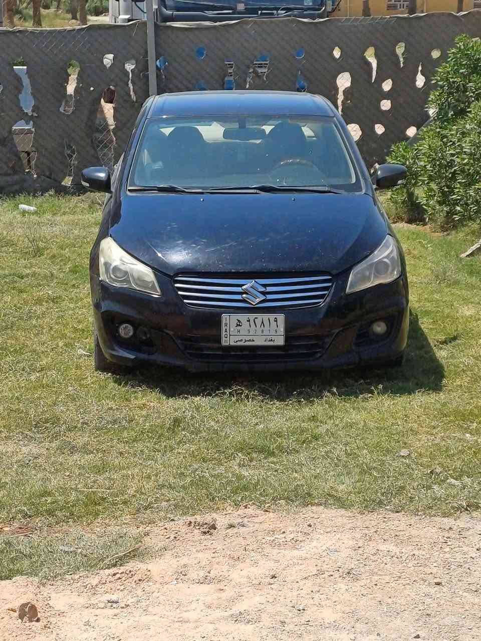 سيارة سازوكي سياز موديل 2017 فول مواصفات ( بصمة تشغيل + بصمة باب+ بصمة جنطة+  تبريد قطعتين + اشارات مرايات + شفط المرايات)  رقم بغداد تحويل مباشر مكفولة من الصبغ بيها شبر بارد بالچاملغ الامامي فقط السعر 85 ورقة للاستفسار ***********  / ***********
