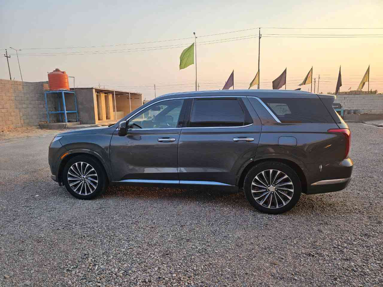 هونداي بالسايد كليكرافي
الموديل 2023 حجم المحرك v6 3.8 
بدون رقم منفيس بأسمي تترقم جميع المحافظات عدا الشمال السياره جاهزه بدون نقص السعر 197 قابل للتفاوض ‏‪***********‬‏
