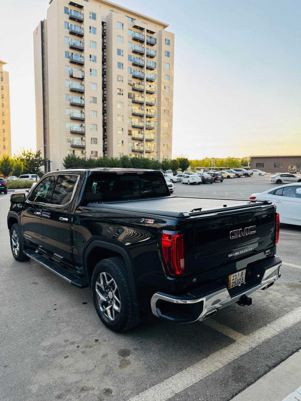 GMC SIERRA 2025  1/1
١٨ هەزار میل ڕۆشتوە 
ڕەشی قەتران مەکینە v8 5.3
گێڕی عەرز و سڵاید
کوشن سارد و گەرم و خەزن و مەساج 
٥ مۆدی دەبڵ ئەکسل 
سەماعە BOSE دەرگای دواوە ٣ پارچە 
شاشە گەورە و ئەلکترۆنی 
کوشن قاصه
ڕادار ٣٦٠
٥ کامێرە 
زۆر مواسەفتی تر 
گێڕ و مەکینەوکارەبای بە شەرت 
سەیارەکە بێ بۆیاخ و بێ سارد و بێ شوختە بۆنید گۆڕاوە بە بیلاد ناوی نەگرتوە حادیسەیەکی زۆر سوکی هەیە 
کامل جوانکاری بۆ کراوە 
کتابی جامڕەشی بۆ کراوە 
ڕەقەم سلێمانی تەحویل و وەکالە بە شەرت 

نرخ:٤٨٥ 

*********** 
*********** whatsup السليمانية, العراق
