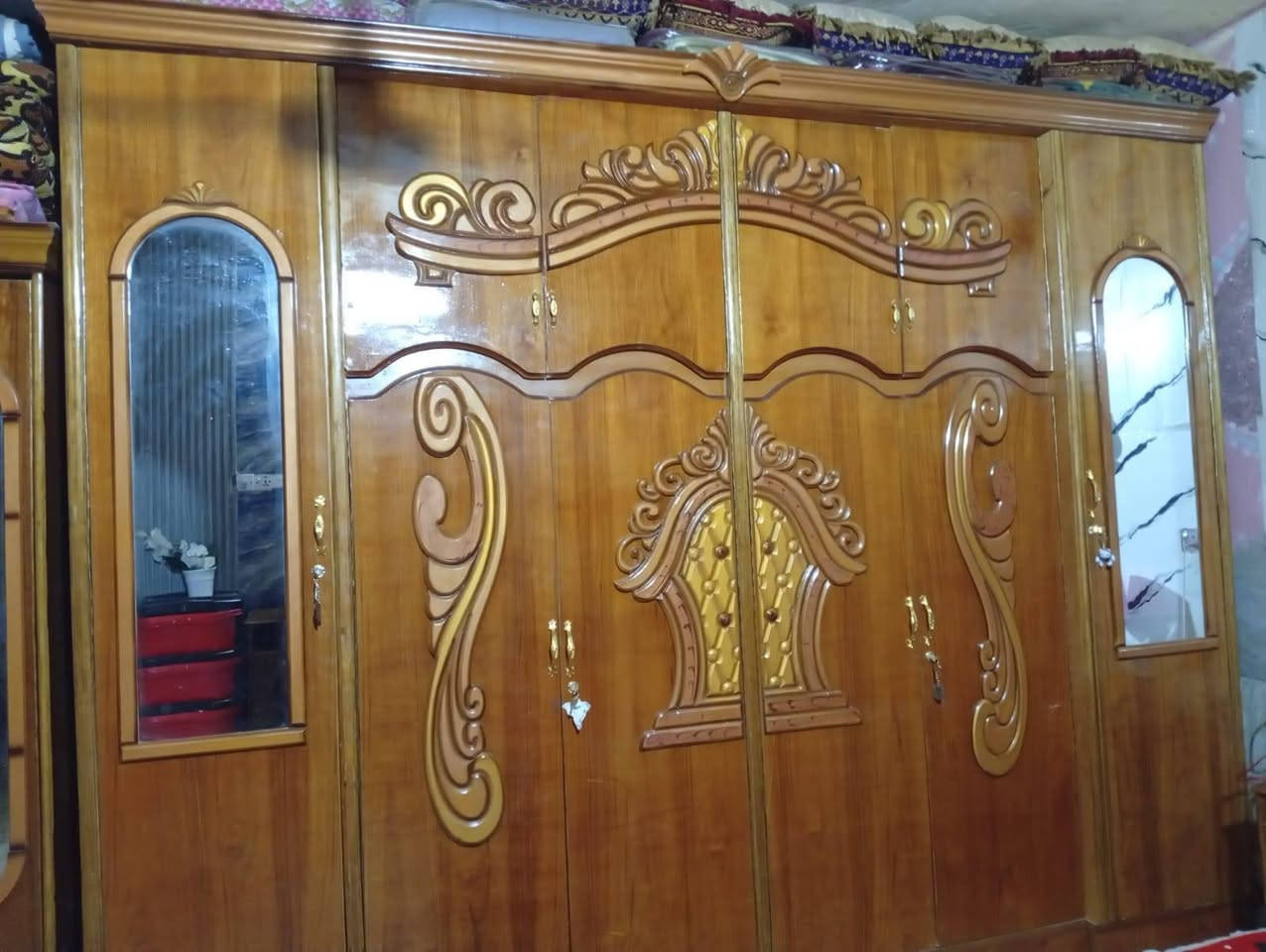 سلام عليكم قرفه اخشاب للبيع ستعمال. د قليل سعرها 600 وبيها مجال مكانه بغداد المعامل العماري اني مكلف بالنشر هذا رقم  راعيها ***********
