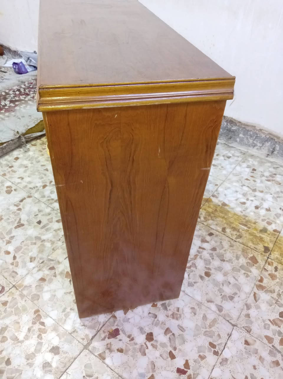 مكلف بلنشر ميز تسكام نجاره صاج داخل وخارج مينشال خمسين وبي مجال مكانه حله للاستفسار الاتصال بلرقم ***********
