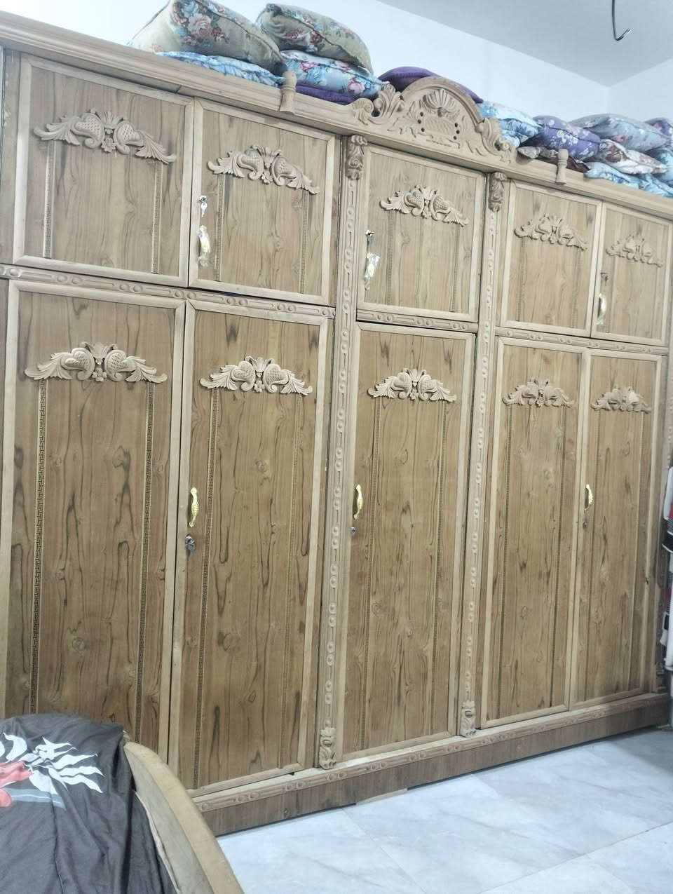 السلام عليكم
غرفه تزكام إم 5طابقين كلش كلش نضيف اخت جديده مامصبوغه مكان ديوانيه سعرهه 850للبيع للاستفسار الاتصال ***********واتساب
