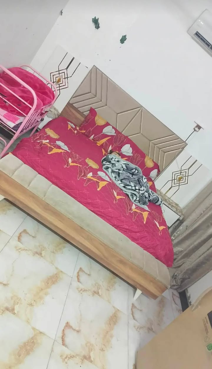 تسع قطع نضافه ٩٥٪؜ سعرها ٥٠٠ مع شد ونقل داخل بغداد  مجاناً
***********
