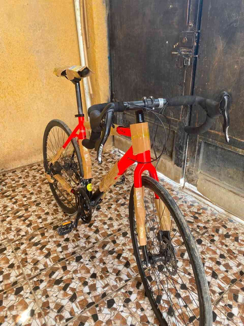 🚲 للبيع باسكل هيلاند 🇺🇸

باسكل Hiland أمريكي 🇺🇸 من شركة Tizab، مشتريه جديد وصار إله تقريباً شهر واحد، والاستخدام كلش خفيف وحالته حلوة جداً.

🔹 الشركة: Hiland 🇺🇸
🔹 الحالة: شبه جديد
🔹 مدة الاستخدام: شهر تقريباً
🔹 الجرتبي: كلش حلو ومريح بالسياقة
🔹 مناسب للشارع والمسافات الطويلة، وسياقته سلسة ومريحة.

⚠️ الملاحظة الوحيدة:
التبديل الأمامي ما يبدّل ويحتاج تصليح بسيط، والتصليح ما يكلف أكثر من 10 آلاف تقريباً.

عدا هاي الملاحظة، الباسكل نظيف وحالته ممتازة وما بي مشاكل تذكر.

💰 السوم للجادين فقط، والبيع بسبب الحاجة.مكاني ديالى كنعان وتساب وخاص موجود *********** توصيل موجود وعل فحص
