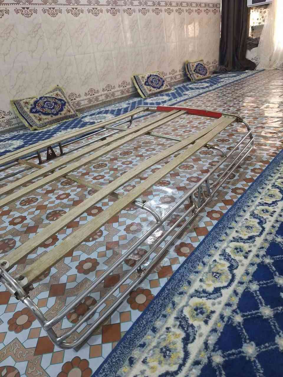 السلام عليكم سيبايا للبيع مال ابو عمار السعر خاص مكاني بغداد حي النصر الاتصال على الرقم ***********
