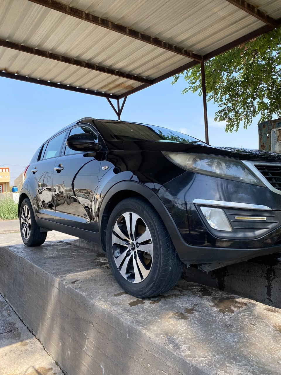 سلام عليكم سبورتج موديل 2012 وارد خليجي  أسياره مكفوله كفاله عامه بيه بس طخات جدن بسيطه  سعره 125 وبيه مجال جدن بسيط *********** أرقم بي واتساب
