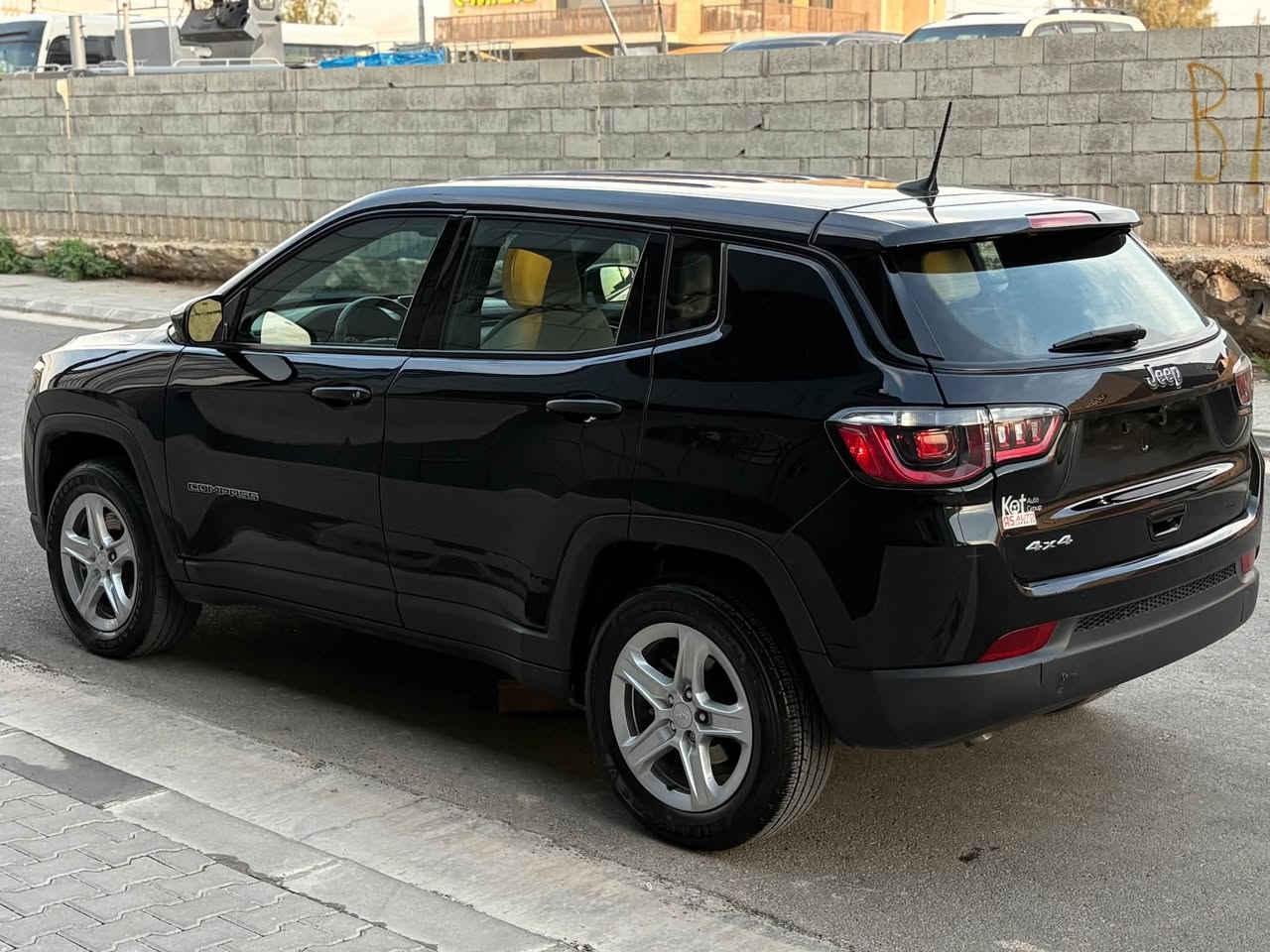 جيب كومباس AWD موديل 2024
صور الحادث بالمنشور

مواصفات : بصمه ، شاشه كبيره ، رادارات ، لايتات زنون ، فور ويل ، ويل كب ، كشنات جلد ، داخل ابيض ، تبريد قطعتين ، بريك بصمه ، 13,000 ماشيه ميل 

بدون صبغ بدون تبديل قطع 
حادثها فقط الدعاميه الاماميه 
ايرباكات طاكه وكله شادله وكاله شركة 
كير و محرك و رادار وكهربائيات و راديتر بلادي 
وبشرط الفحص بدون مصرف دينار متصرف عليها
جاهزه من كلشي السياره ماشاءلله كلش جديده و نظيفه و بدون رقم يترقم شمالي مكان سليمانيه
 
واتساب : ***********
