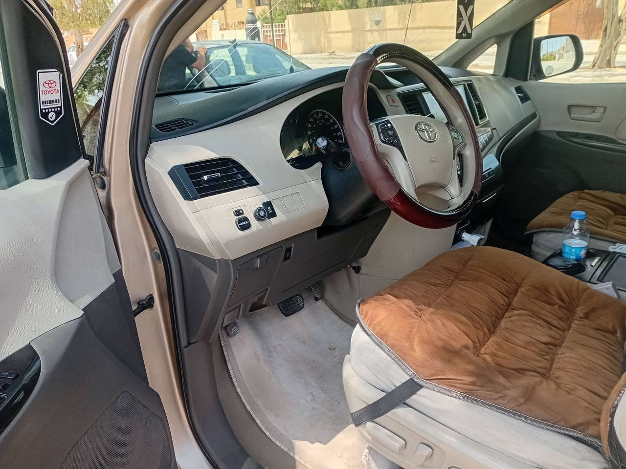 للبيع تويوتا سينا
موديل ٢٠١٣

مشروع وطني بغداد 

مشي ٢٨٥٠٠٠

منظومة غاز مل شركة 

محرك وا كير ما مفتوح 

مكان نينوى 

سعر ١٣٠
رقم الهاتف ***********
