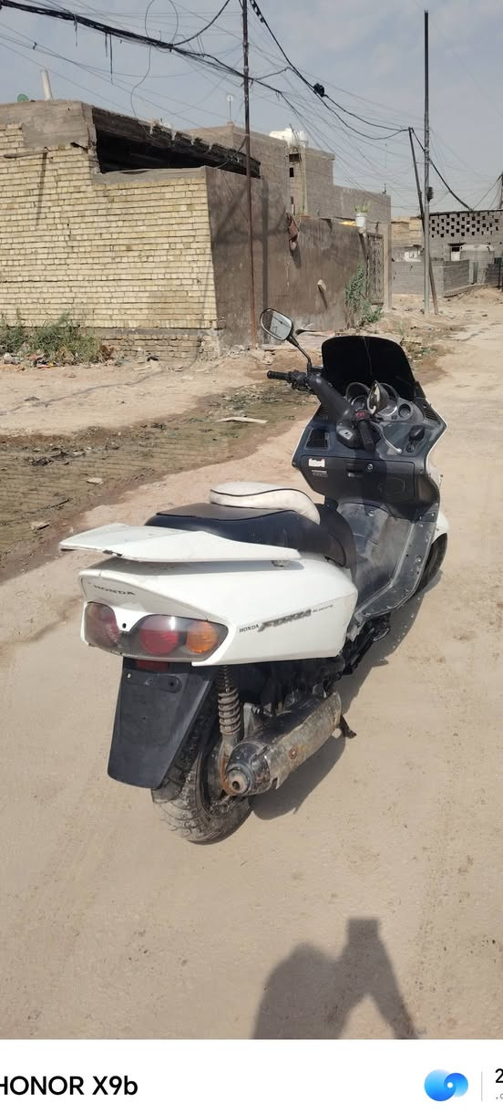 السلام عليكم دراجه فورزه 06 للبيع شغاله نكره سلف بكل وكت مكينه ناعمه ماتسمع صوتهه لا نضوح ولا تبخير مكينه أخت الجديده كهربايات كلهه شغاله كيج سرعه كيج رون كيج حماوه كيج بانزين كلهن شغاله تاير خلفي جديد شاده دراجه كامله وخير من الله بس عوزهه ترتيب للكفرات السعر ب300 وبيهه مجال للشراي مكاني بغداد مدينه الصدر الشراي يتصل *********** او واتساب
