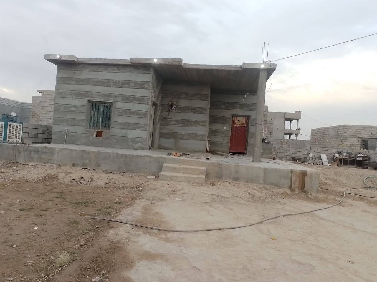 بيت للبيع • ٧٠٠م • غرفتين وربع
