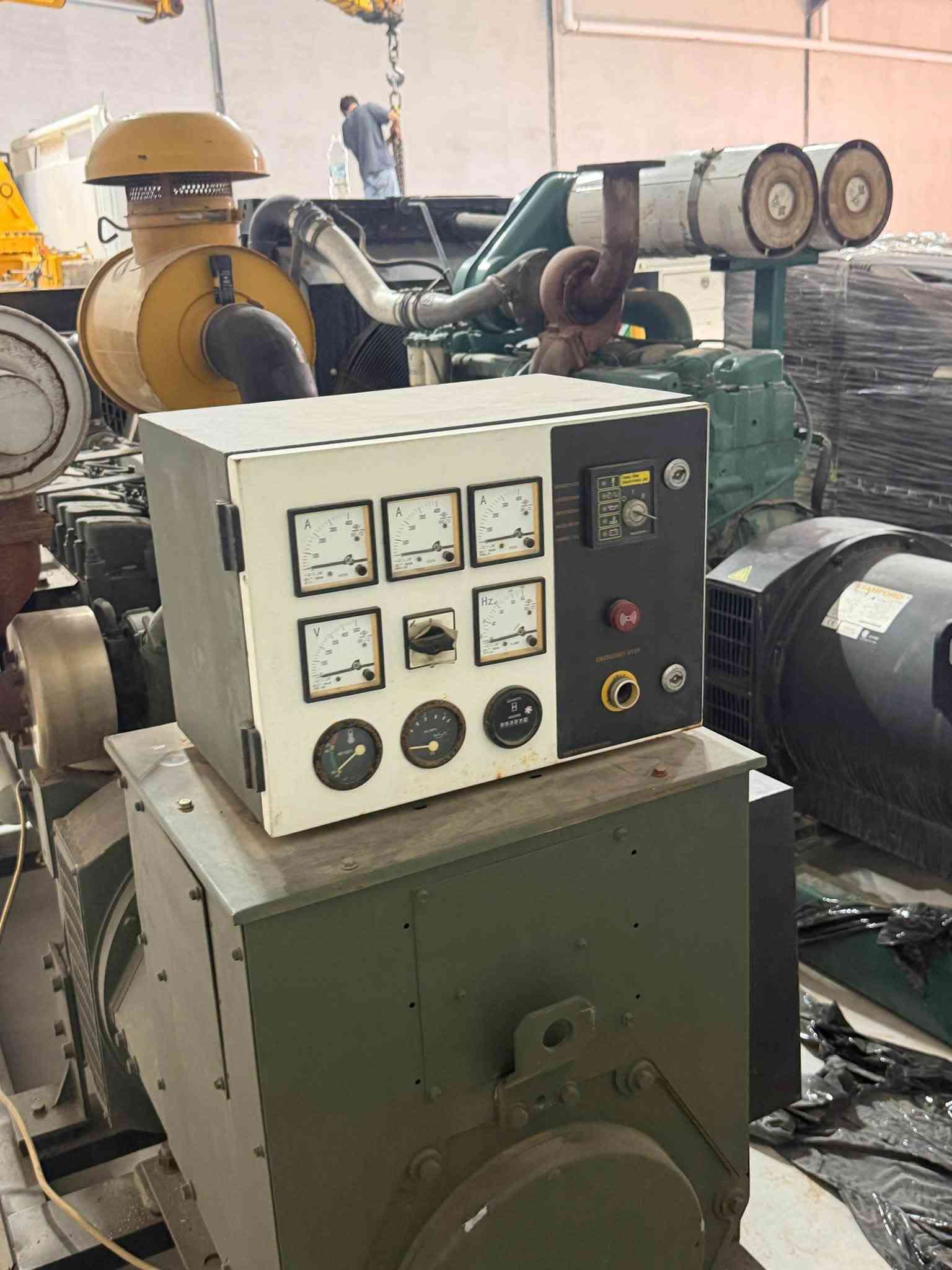 سلام عليكم اشتاير بلاد 12 ولف 6 سلندر 250kva عدد ساعات العمل 327 ساعه اخت الصفر مكفوله من صرف بخار 
عنوان كركوك يوجد توصيل 🚚 
***********
