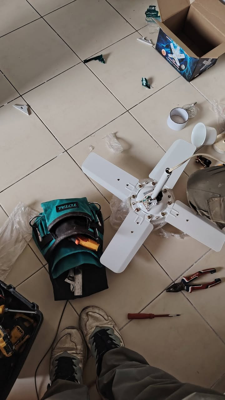بيتك محتاج صيانة أو ترتيب؟! 🛠️⚡
​كل خدمات الصيانة والتركيبات المنزلية ننجزها إلك بأعلى دقة، ترتيب، وعلى الأصول 👌

​📌 خدماتنا تشمل:
​🛏️ شد وفتح الكناتير: (تركية أو عراقية بكل إتقان ودقة بالقياسات).

🍳 شد وفتح كاونترات المطبخ: (تركيب مضبوط وترتيب عالي).

🚰 شد وتنصيب السنك: (طريقة ممتازة تمنع التسريب والخراب).

🚀 تسليك انسداد بواري السنك: (معالجة سريعة بالصاروخية).

💧 شد وتبديل فلاتر المياه: (صيانة دورية ومياه نظيفة).
🔥 تصليح وشد وصيانة الكيزرات: (الكيزرات الجديدة والصيانة العامة).

🚰 التأسيسات الصحية: (عمل متكامل ومضمون).
⚡ الكهربائيات: (شد بنكات، نقاط كهربائية، وتأسيسات كاملة).

🎥 شد وتنصيب كاميرات المراقبة: (لحماية وأمان بيتك أو محلك).

​سرعة بالإنجاز، ترتيب ونظافة بعد الشغل، وأسعار مناسبة ترضيكم ⭐
​📞 للاتصال والاستفسار (واتساب أو اتصال مباشر):
***********
