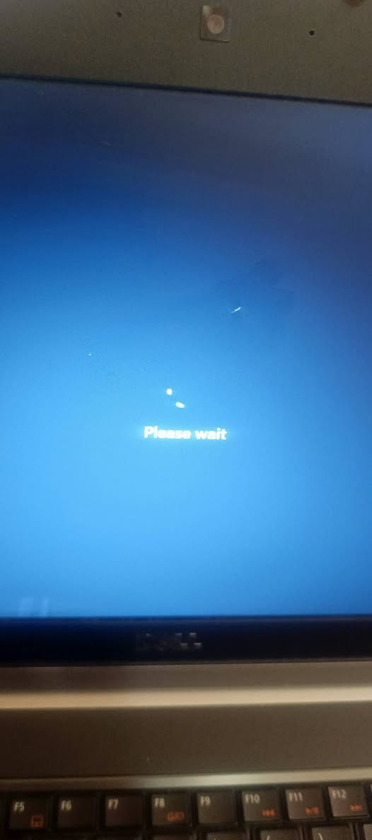 لابتوب ديل مناسب وبطاريه قويه وسعر مناسب جدأ
لابتوب ديل 
كوراي فايف 5
جبل ثالث3
رام4قابل للتطوير
هارد500كيكا قابل للتطوير
بطاريه ممتازه جدأ ساعتين واكثر وحسب الاستخدام 
صوت ممتاز 
نضافه ممتازه حجم اللابتوب ممتاز جدا
بي شخطين صغار ولا يبينون بشاشه بتوصيل صارن ولا يبينن ولا ياثررن ابد 

وبي العاب قويه مثل جي تي اي سان 
وكولف ديوتي 2
وندوز11وسلس جدأ 

والسعر بلاش95الف فقط شراي راسلني او اتصل***********
