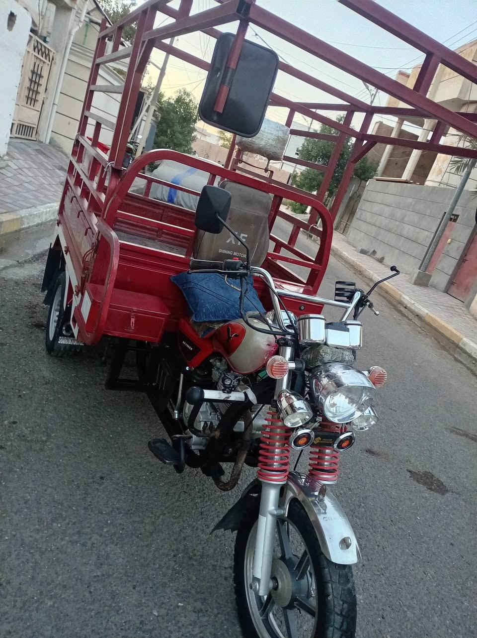 السلام عليكم ستوته لل بيع موديل 21كمرك محمد مزهر السعر ملييونين وميه وخمسين لل اتصال ***********
