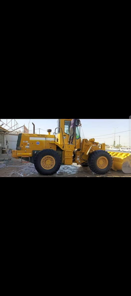 السلام عليكم شفل للبيع كاوسكي موديل 2009/حجم 70
رقم ***********
