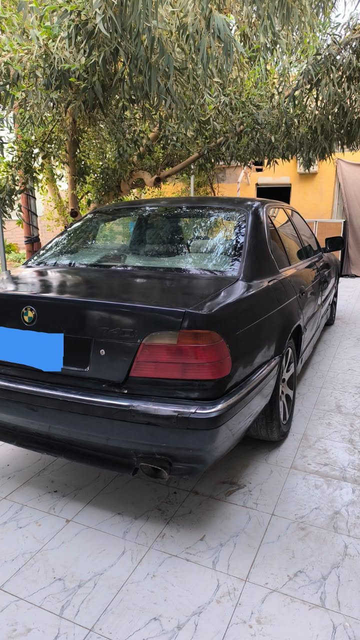 بي ام كاسحه موديل 96 
المحرك ففتي جديد شرط لاتبخير ولاتنقيص كير اتوماتيك 
تخم تاير جديد رياضي 
حداديته جيده كهربائيات شغاله 
رقمه واسط انكليزي سنويه مجدده 
31 مكفوله من العيب الشرعي والاصوليات مكانه بالناصريه السعر 45 وبي مجال للاتصال *********** بي واتساب وبالخدمه
