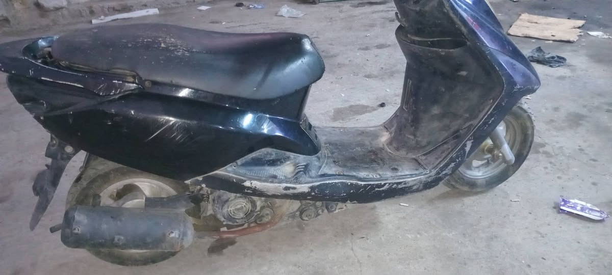 إسلام عليكم دراجه بريز مكينه مامفتوحه وناعمه دراجه ابلاديه نقص جامه بك لايت وكلوب لايت اشاير تشتغل دشبول يشتغل دراجه هندر واحد نكره السعر ٣٥٠ وبيه مجال العنوان بغداد العبيدي شارع الكاشي الاتصال او مراسله ***********
