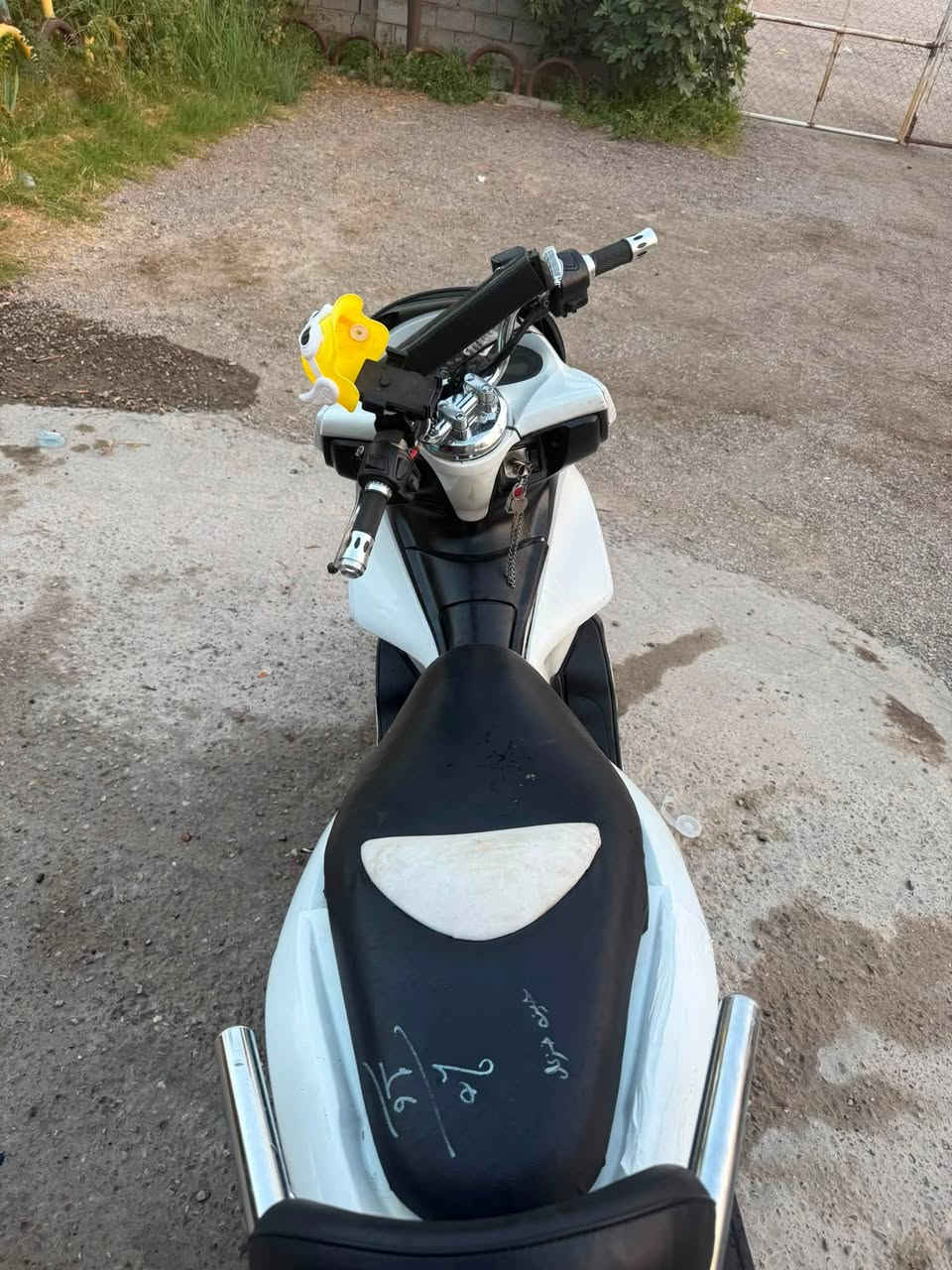 السلام عليكم
دراجة pcx 
محرك 150 
ستان كهربائي 
محرك مكفول من  ڪݪشـي دراجة كامله مكمله نقصها ستان تعليك فقط 
السعر 1400 
بغداد الحسينية الراشدية 
***********
