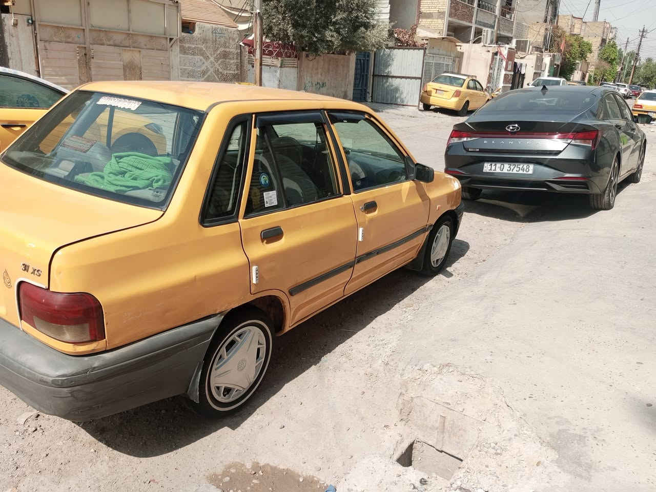 السلام عليكم 
سايبه موديل 2013 
خير من الله تخم تأير دومشه صدر جديد تبريد جديد 
تبريد ثلج السياره بنت بيت خير من الله باسمي مكاني الشعب السعر المطلوب 28 بيها مجال كلش بسيط ***********السلام عليكم
